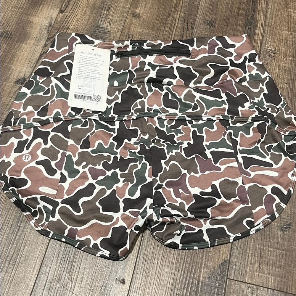 lululemon athletica Women's Camo Athletic Shorts - Picture 2 of 2